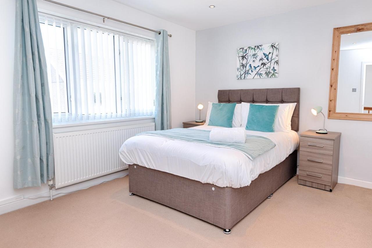 Parking, Garden, En-Suite & Tv'S In All Rooms, Large Living Space Swansea Dış mekan fotoğraf
