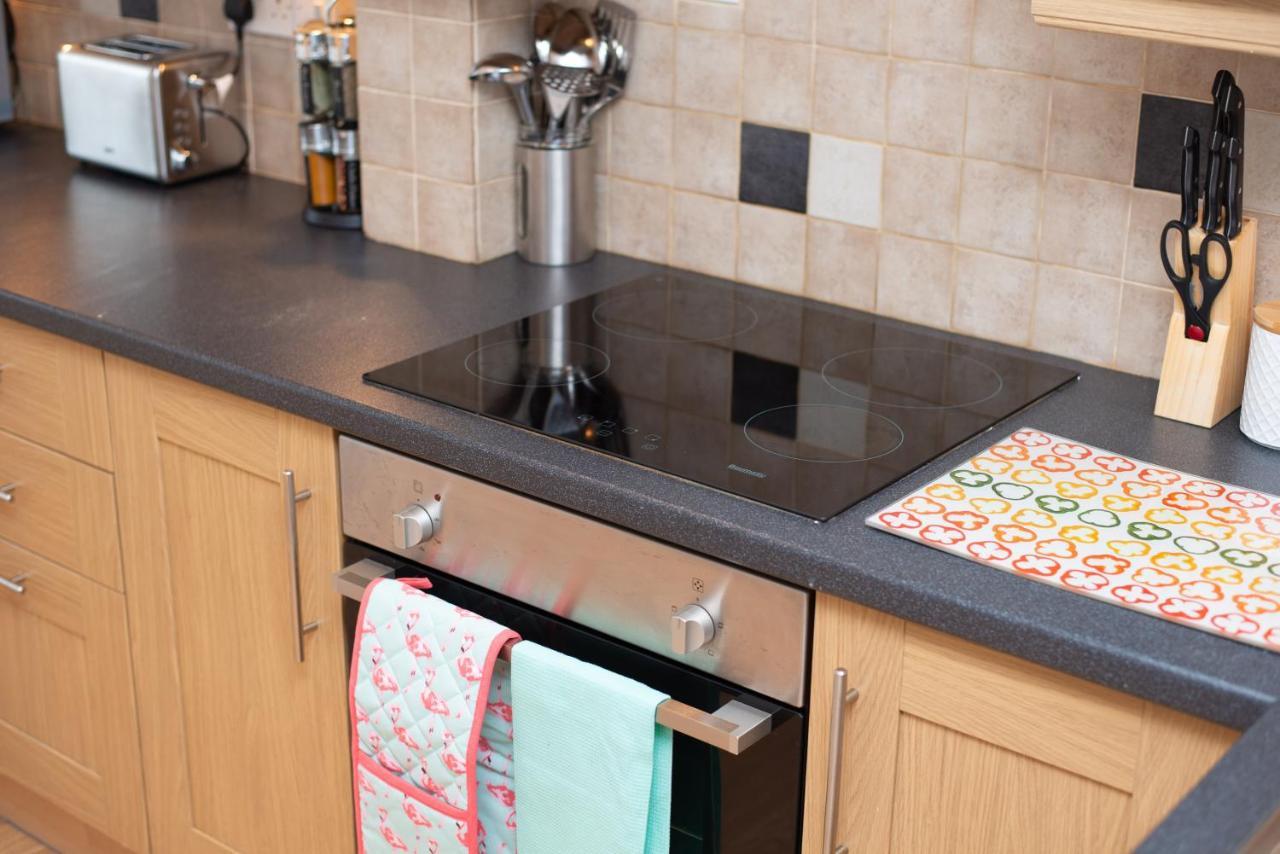 Parking, Garden, En-Suite & Tv'S In All Rooms, Large Living Space Swansea Dış mekan fotoğraf